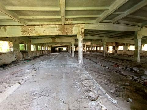 комерційна за адресою Залізнична, 1а