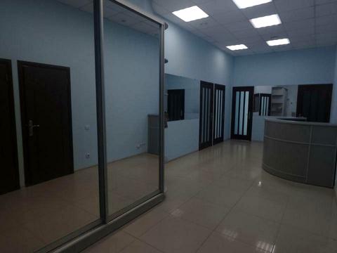 коммерческая по адресу Конституции пл., 21/2