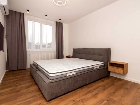 квартира за адресою Кобринської, 7