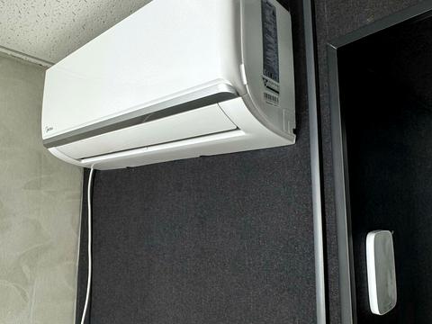 комерційна за адресою Зодчих вул., 40