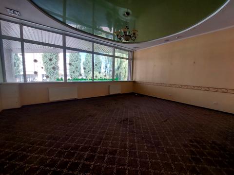комерційна за адресою Виставкова, 1