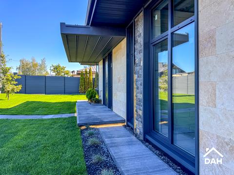 дом по адресу Захисників Вітчизни