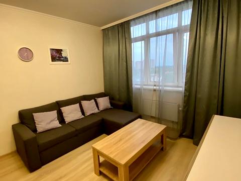 квартира за адресою Бажана, 8б