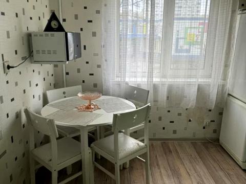 квартира за адресою Миколи Бажана просп., 9-Б