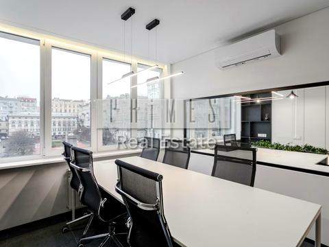 комерційна за адресою Володимирська вул., 51/53