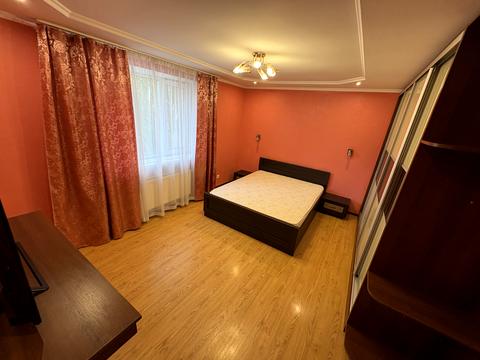 квартира за адресою Космонавтів вул., 66А