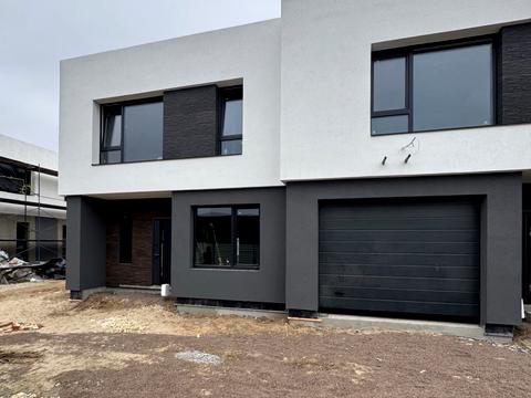 будинок за адресою Віктора Макогона вул.