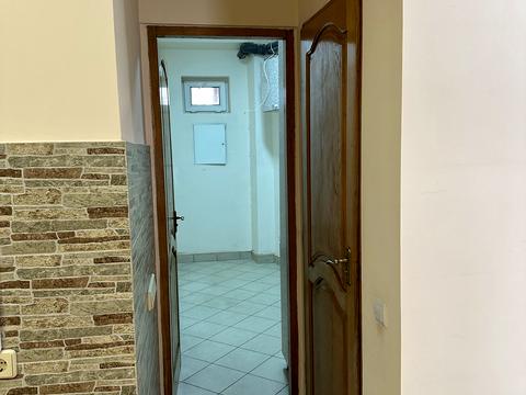 комерційна за адресою Івана Франка вул., 100