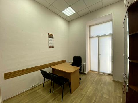 комерційна за адресою Саксаганського вул., 32
