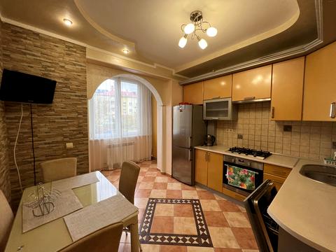 квартира за адресою Галицька вул., 203