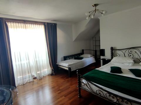 коммерческая по адресу Центральна, 1