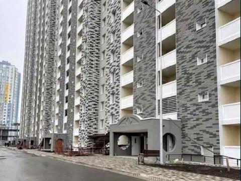 комерційна за адресою Ревуцького вул., 54-А