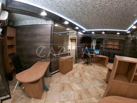 комерційна за адресою Дніпровська набережна вул., 26-Ж