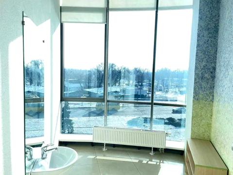 комерційна за адресою Набережна Перемоги вул., 10