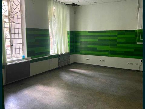 комерційна за адресою Богдана Хмельницького вул., 84