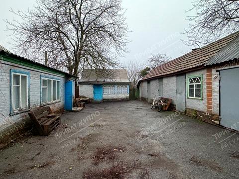 будинок за адресою Центральна, 1