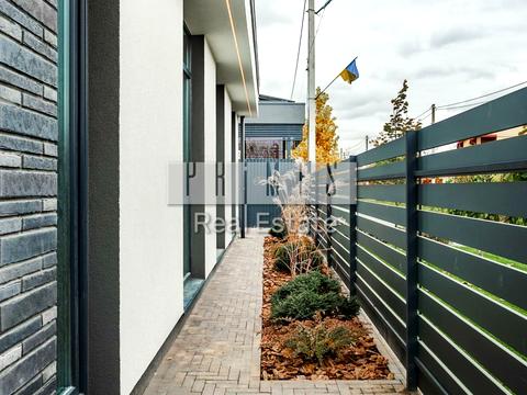 будинок за адресою Довженка вул.