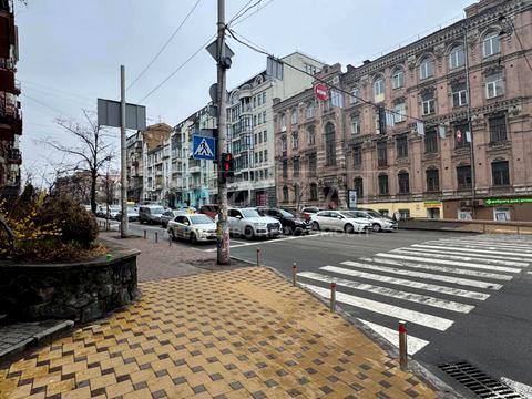 коммерческая по адресу Саксаганского ул., 84-86