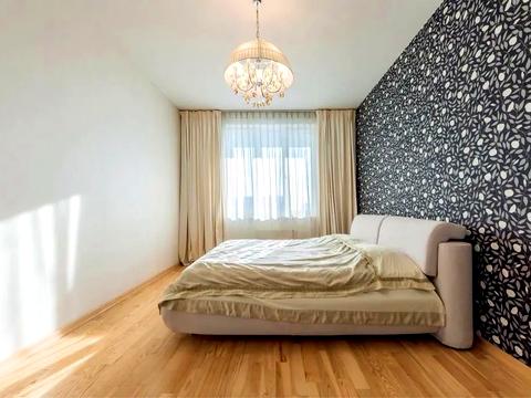 квартира за адресою Дніпровська набережна вул., 14-А