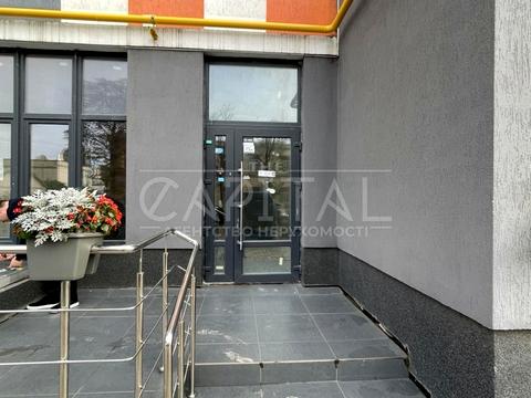 комерційна за адресою Бережанська вул., 15