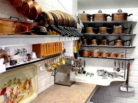 комерційна за адресою Військовий узвіз, 8