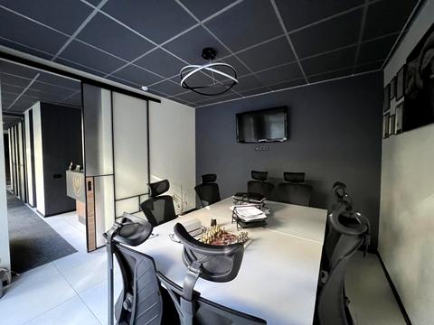 комерційна за адресою Набережно-Хрещатицька вул., 35В