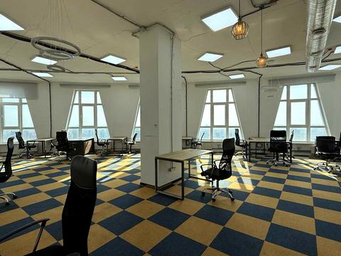 комерційна за адресою Кловський узвіз, 7a