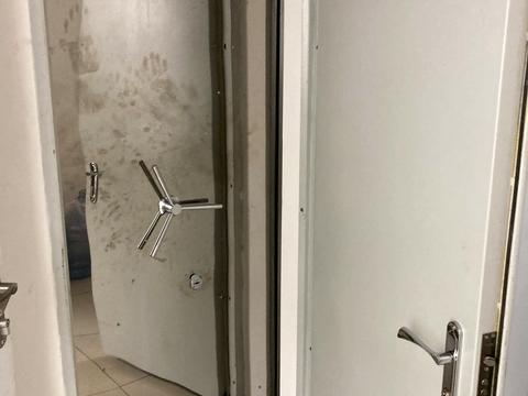 комерційна за адресою Науки просп., 30/13