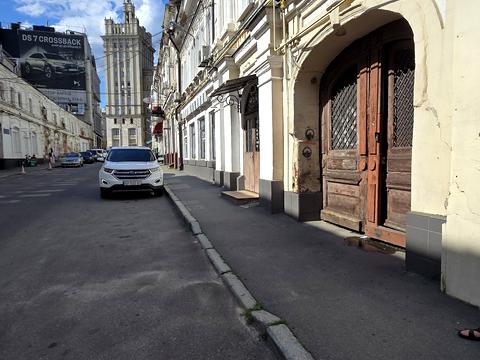 комерційна за адресою Короленка пров., 1