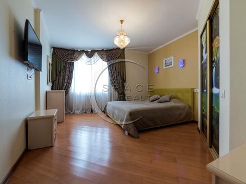 квартира за адресою Дніпровська набережна вул., 25