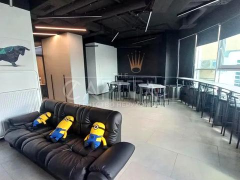 комерційна за адресою Жилянська вул., 118