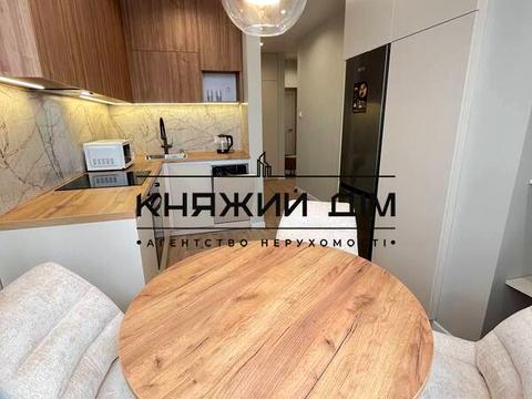 квартира за адресою Дніпровська набережна вул., 17-К