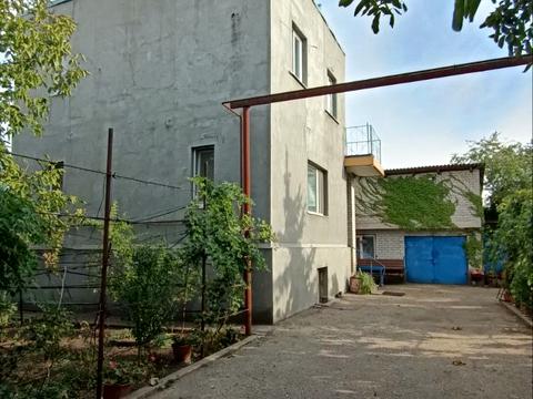 дом по адресу Центральна, 1а