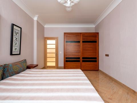 квартира за адресою Дніпровська набережна вул., 14