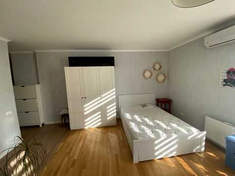 квартира за адресою Регенераторна вул., 4 к5