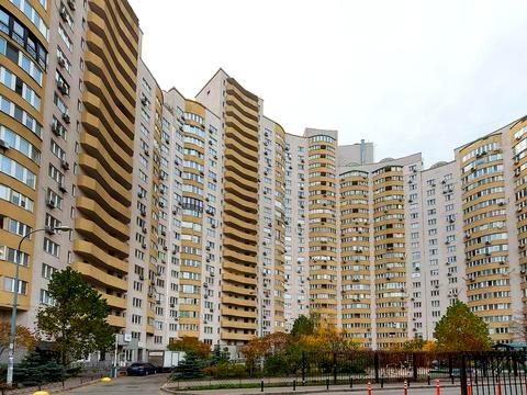 квартира за адресою Дніпровська набережна вул., 19