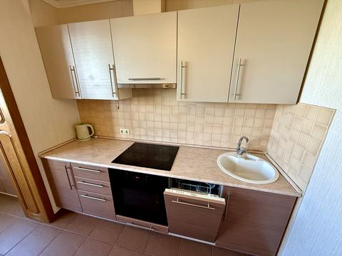 квартира за адресою Ревуцького вул., 21