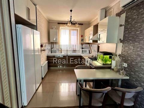 будинок за адресою Квітнева вул.