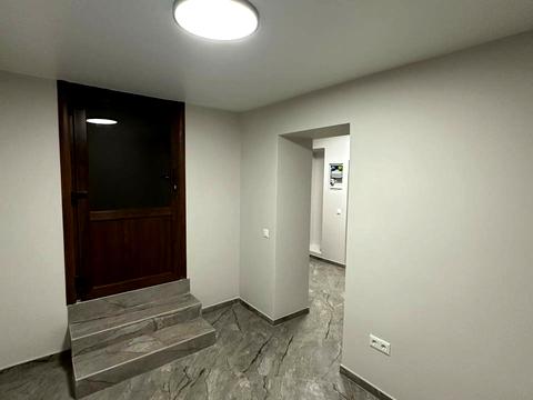 комерційна за адресою Антона Кохановського вул., 4