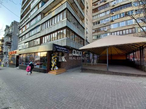 комерційна за адресою Тараса Шевченка бульв., 7