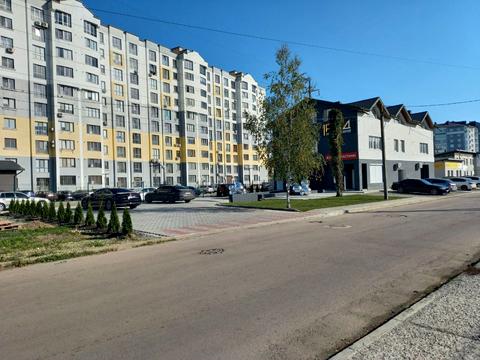 комерційна за адресою Виноградна вул., 1