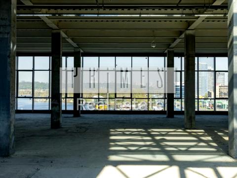 комерційна за адресою Дніпровська набережна вул., 12