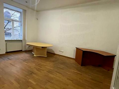 комерційна за адресою Тадеуша Костюшка вул., 6