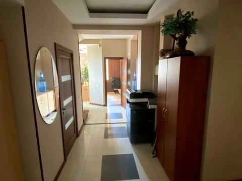 комерційна за адресою Дмитрівська вул., 52-Б