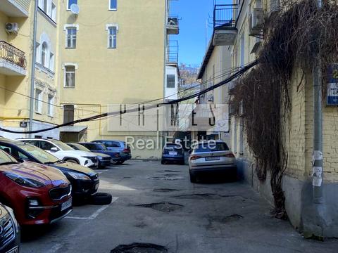 комерційна за адресою Мала Житомирська вул., 20-В