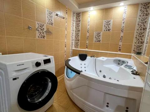 будинок за адресою Михайла Янгеля вул., 8