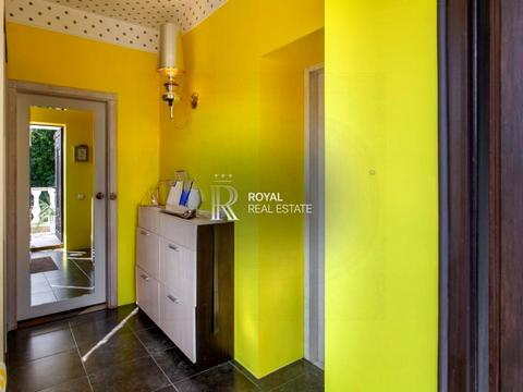 будинок за адресою Квітнева