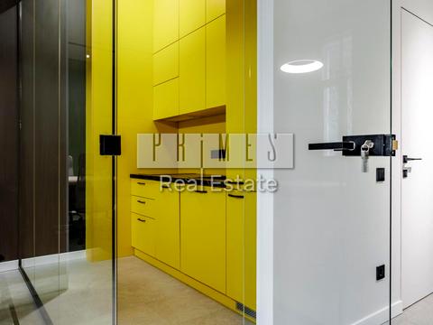 комерційна за адресою Богдана Хмельницького вул., 9