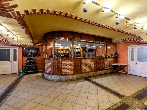 комерційна за адресою Білогородська вул., 68Б