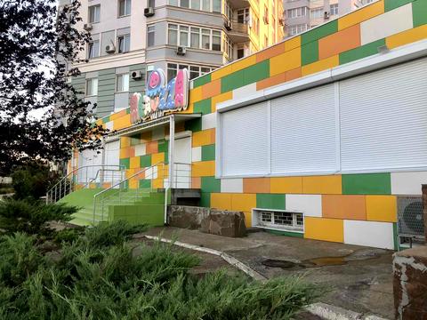 комерційна за адресою Паркова вул., 52